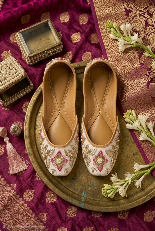 Handcrafted Floral Jutti