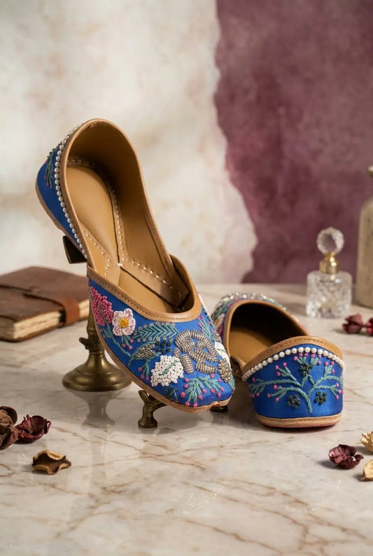 Hand Embroidered Floral Jutti