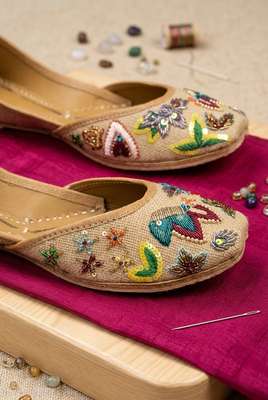 Hand Embroidered Floral Jutti