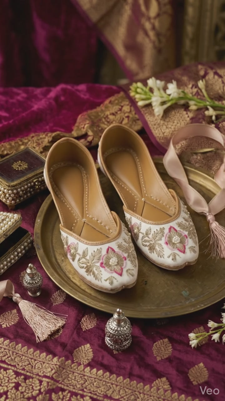 Handcrafted Floral Jutti